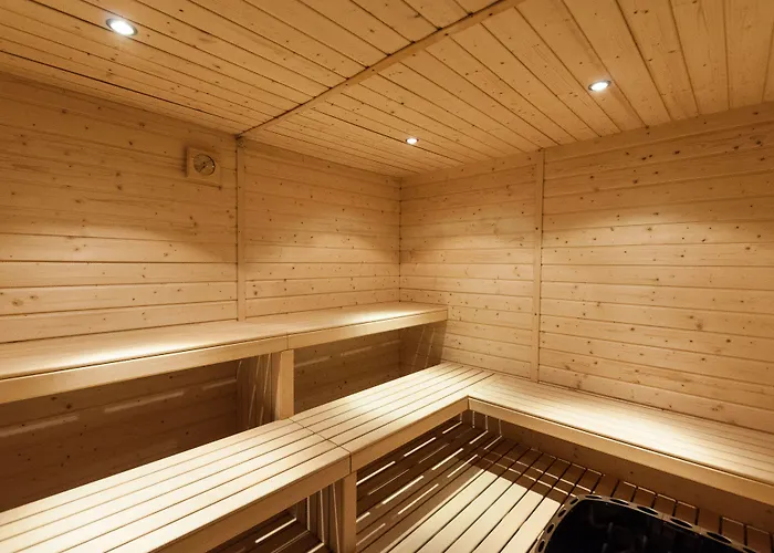 Отель Jupiter - Rooftop &