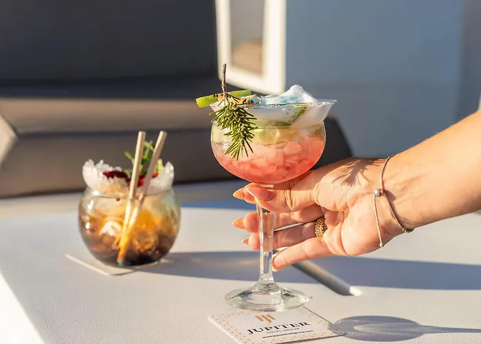 Отель Jupiter - Rooftop & 4*