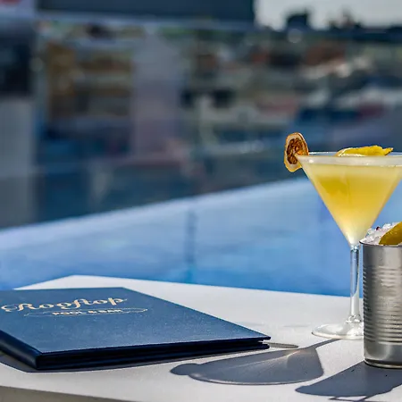 Jupiter - Rooftop & Hotel
